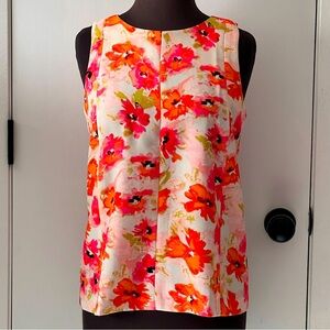 Small fabulous floral LOFT shirt 🌺